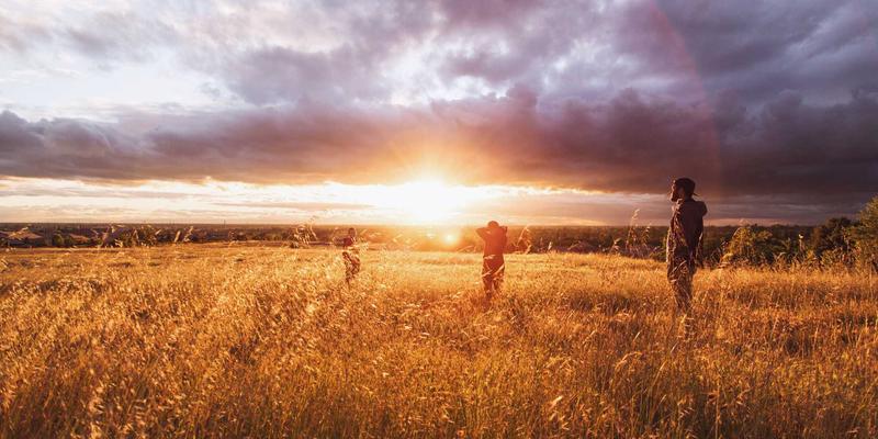 波西米亚风个人分享：如何用小雅GD的个性化播客推荐构建专属知识体系